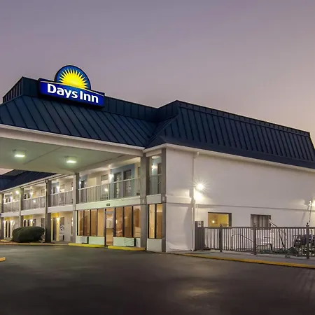 Days Inn By Wyndham Ocean Springs-3